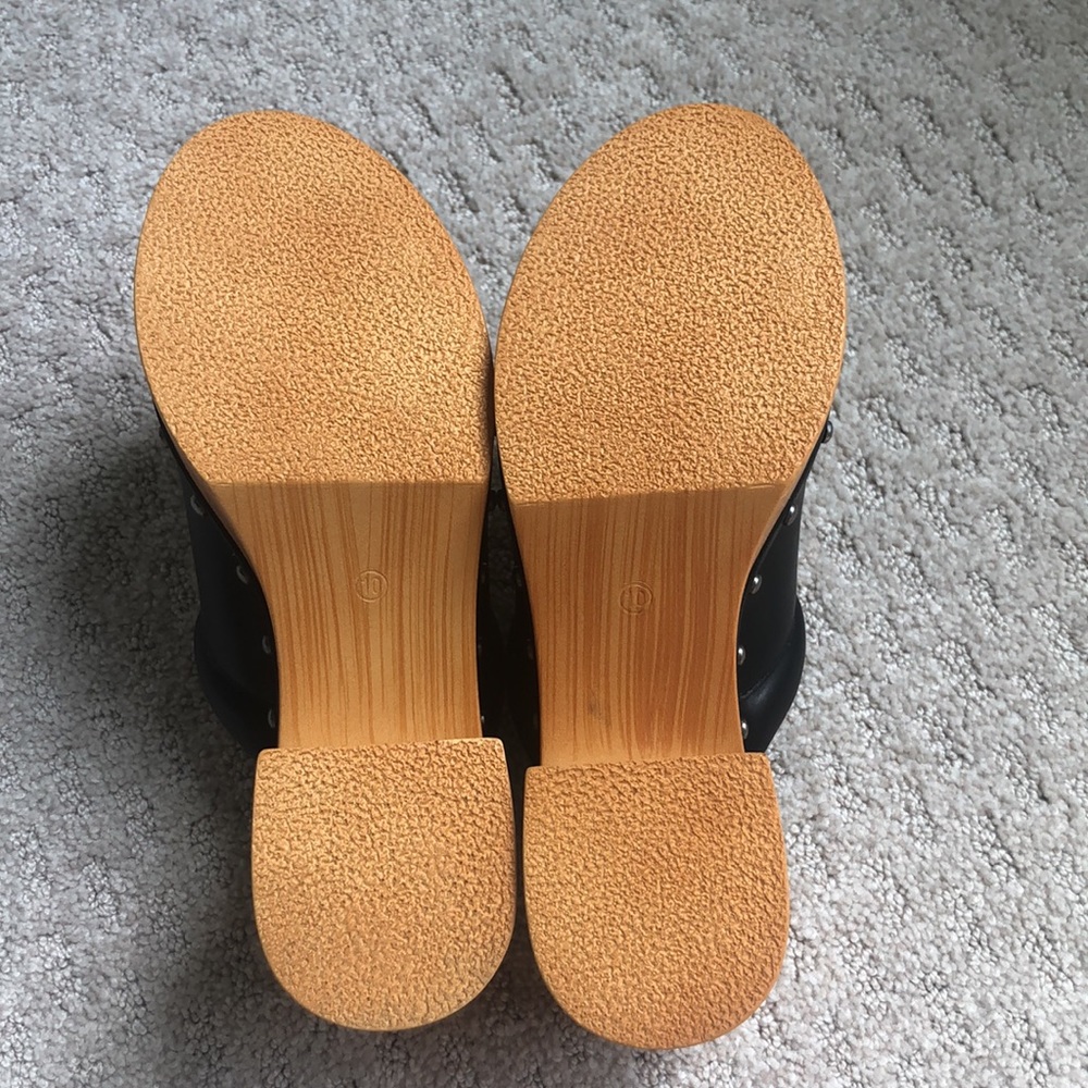 Clogs - Picture 4 of 7